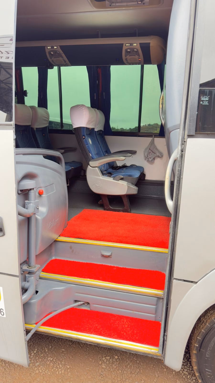 Micro-ônibus Marcopolo Volare W9 MWM X12 ano-modelo 2011 COD.560
