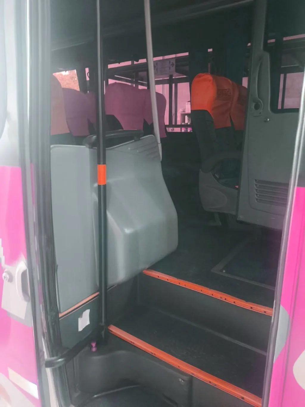 Ônibus NEOBUS THUNDER VW 9.160 JM 2013 seminovo à venda, código 290 - foto 03
