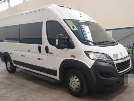 Ônibus PEUGEOT BOXER LUXO JM 2020 seminovo à venda, código 907 - foto 01