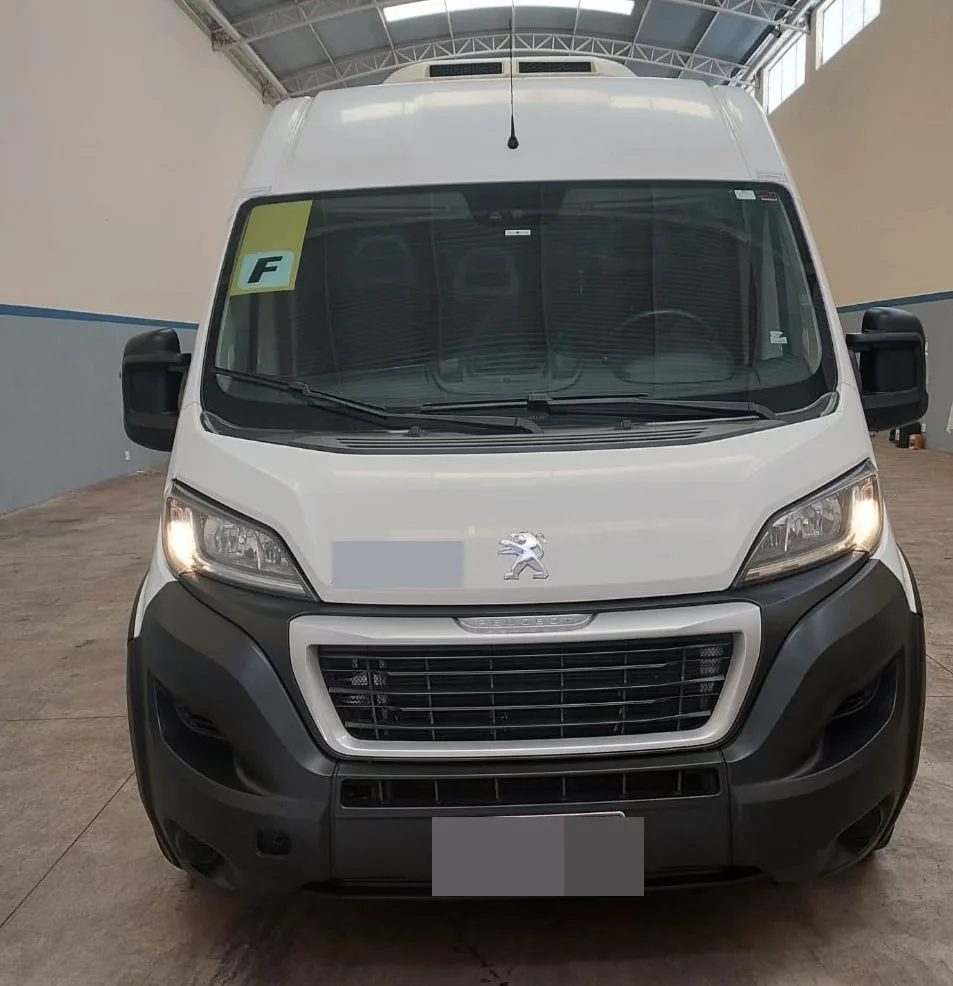 Ônibus PEUGEOT BOXER LUXO JM 2020 seminovo à venda, código 907 - foto 02