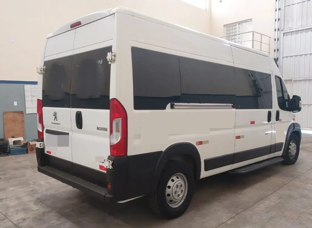 Ônibus PEUGEOT BOXER LUXO JM 2020 seminovo à venda, código 907 - foto 03