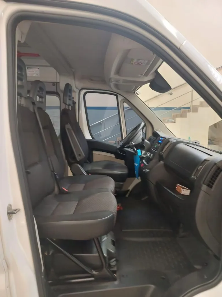 Ônibus PEUGEOT BOXER LUXO JM 2020 seminovo à venda, código 907 - foto 04