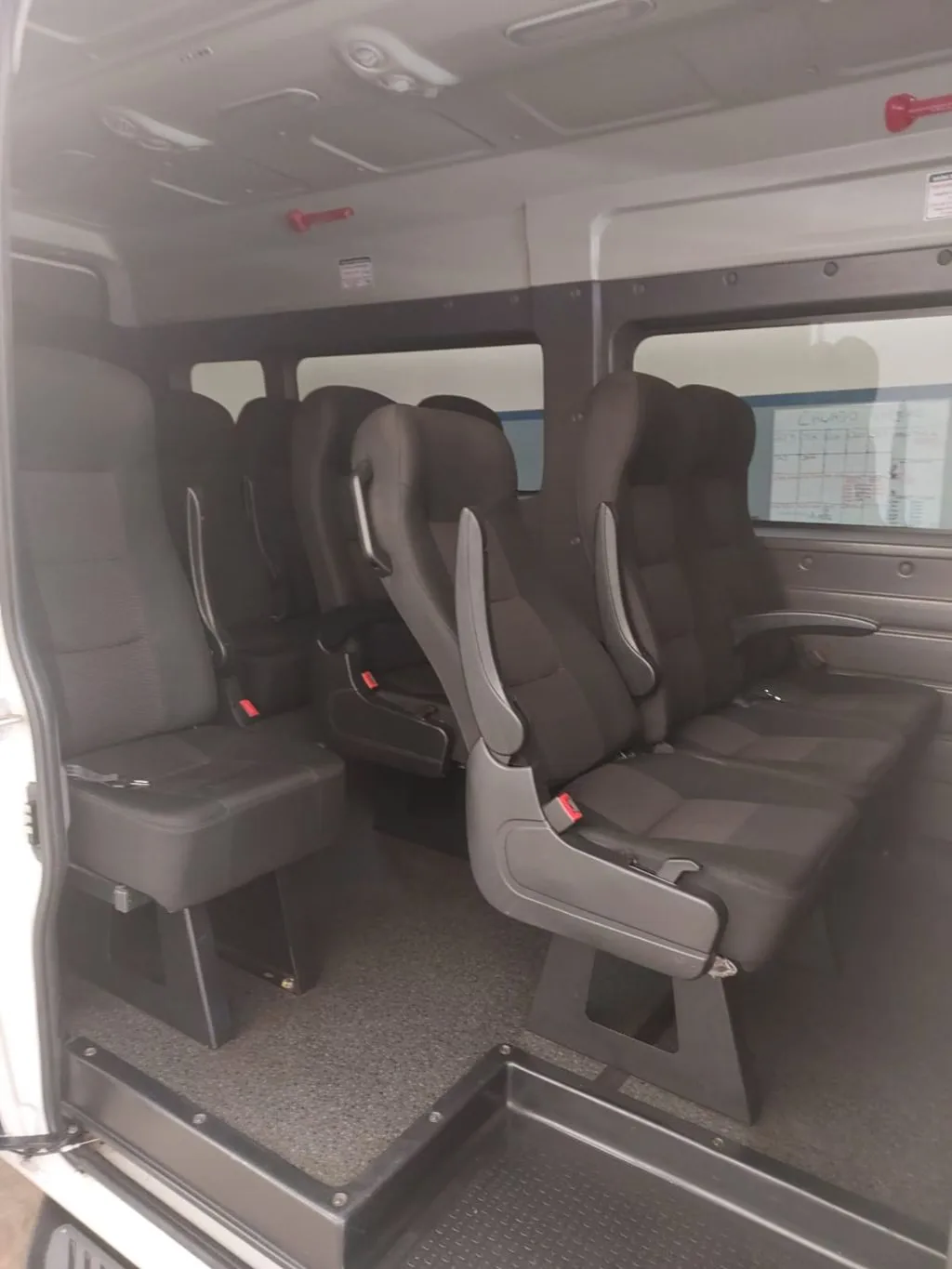 Ônibus PEUGEOT BOXER LUXO JM 2020 seminovo à venda, código 907 - foto 06