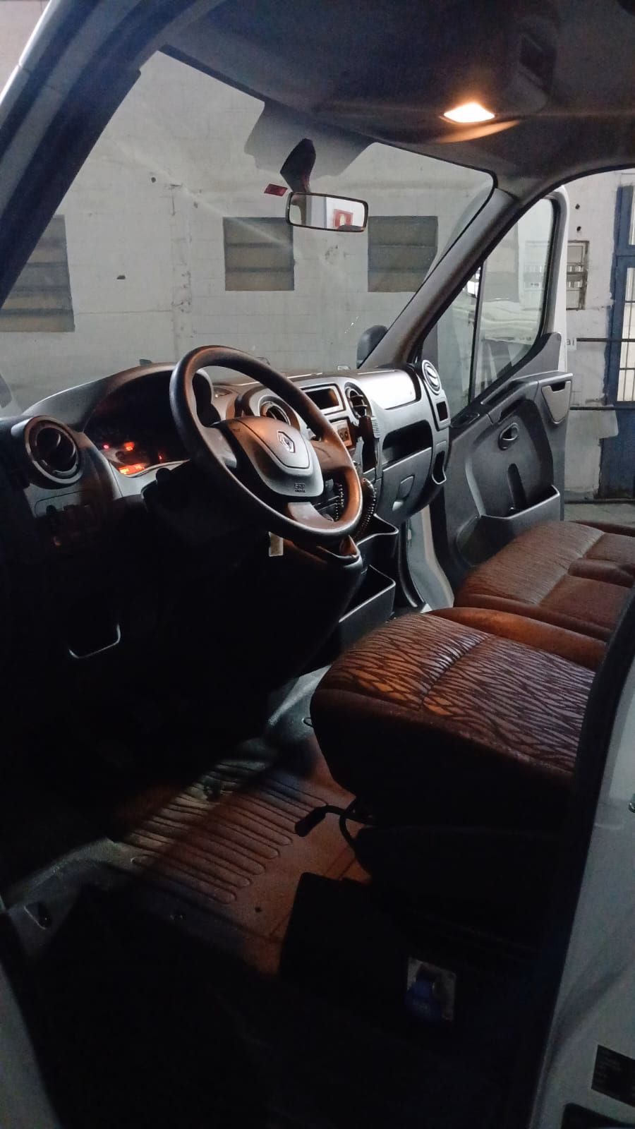 Renault Master L3H2 ANO 2018 Ambulancia a venda COD.140