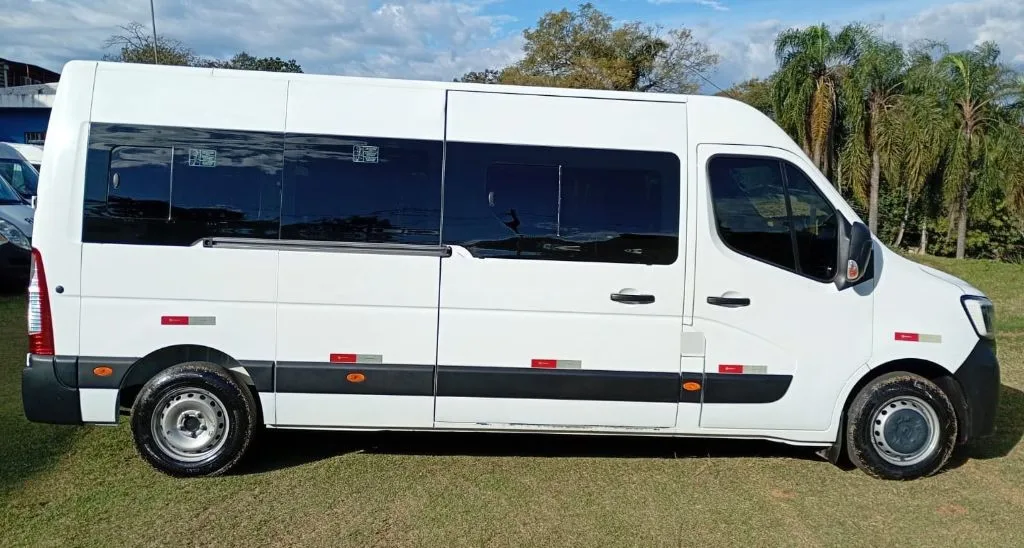 Ônibus RENAULT MASTER L3H2 LUXO JM 2023 seminovo à venda, código 756 - foto 02