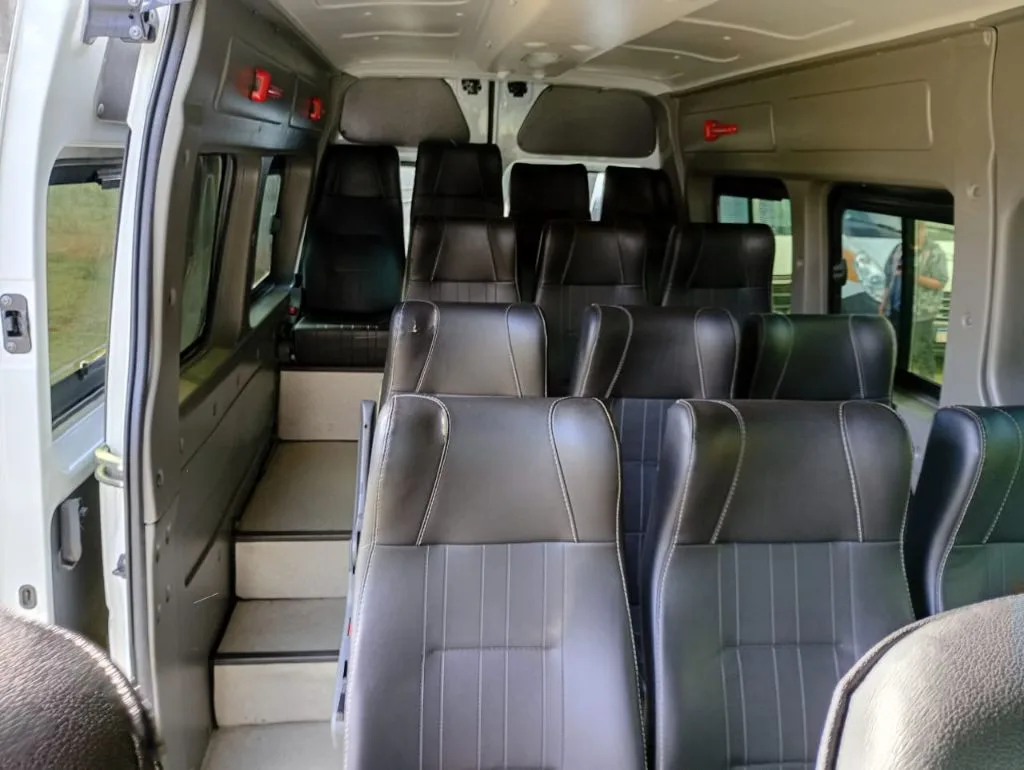 Ônibus RENAULT MASTER L3H2 LUXO JM 2023 seminovo à venda, código 756 - foto 08