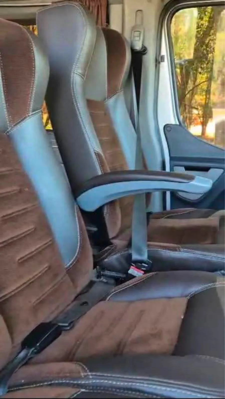 Ônibus Renault Master L3H2 Van executiva 2023 seminovo à venda, código 273 - foto 05