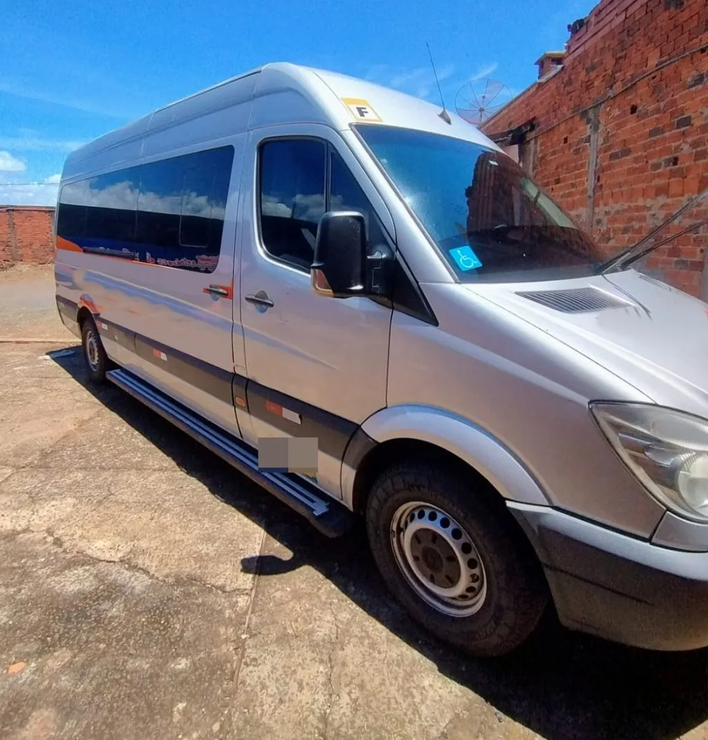 Ônibus SPRINTER CDI 415 LUXO JM 2015 seminovo à venda, código 500 - foto 02