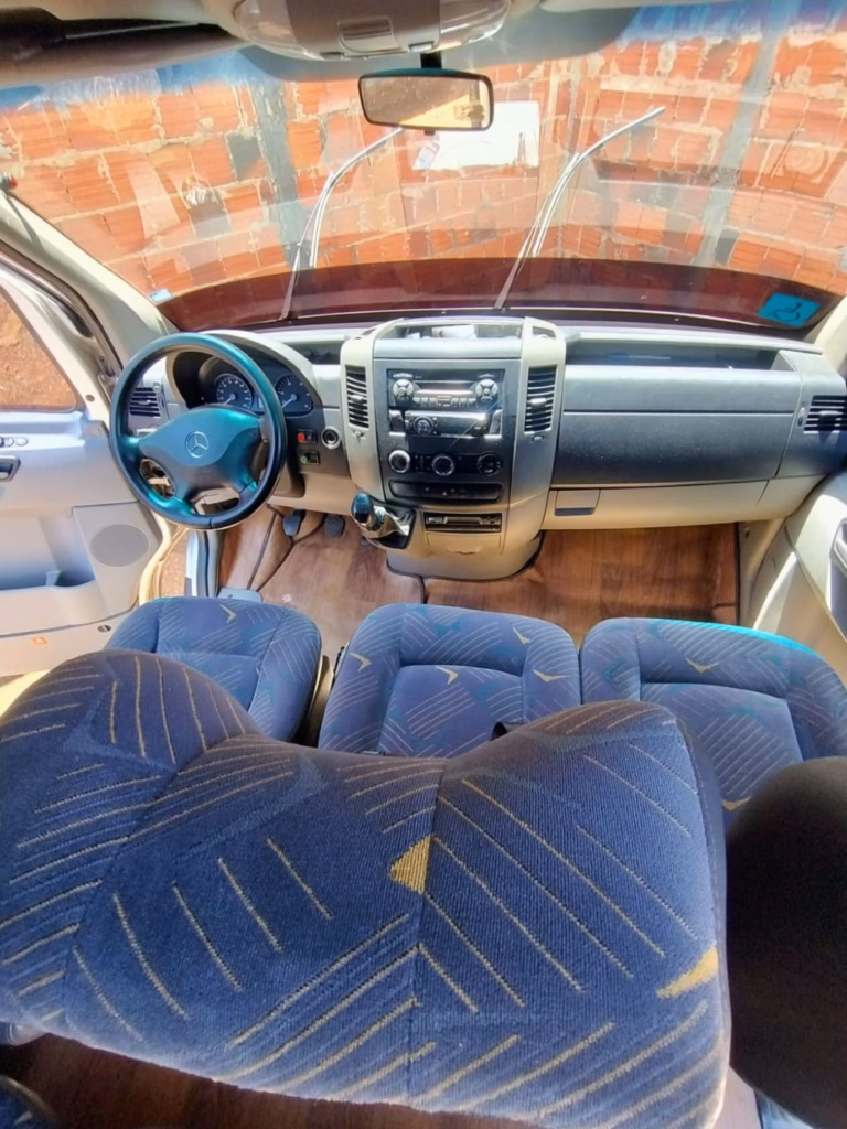 Sprinter CDI 415 2015 van executiva 17+1 lugares à venda COD.500