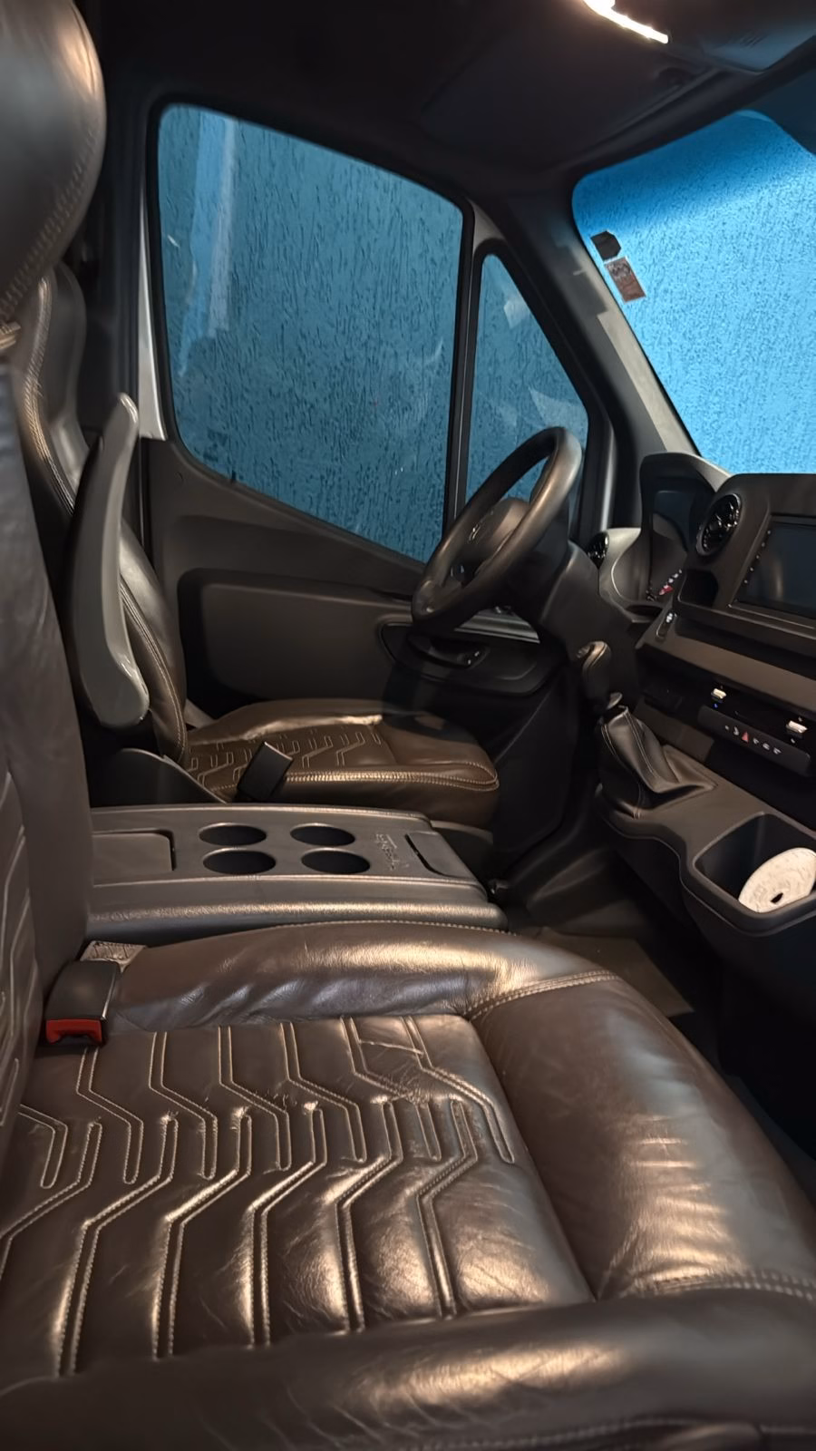 Ônibus SPRINTER CDI 416 LUXO JM 2021 seminovo à venda, código 740 - foto 02