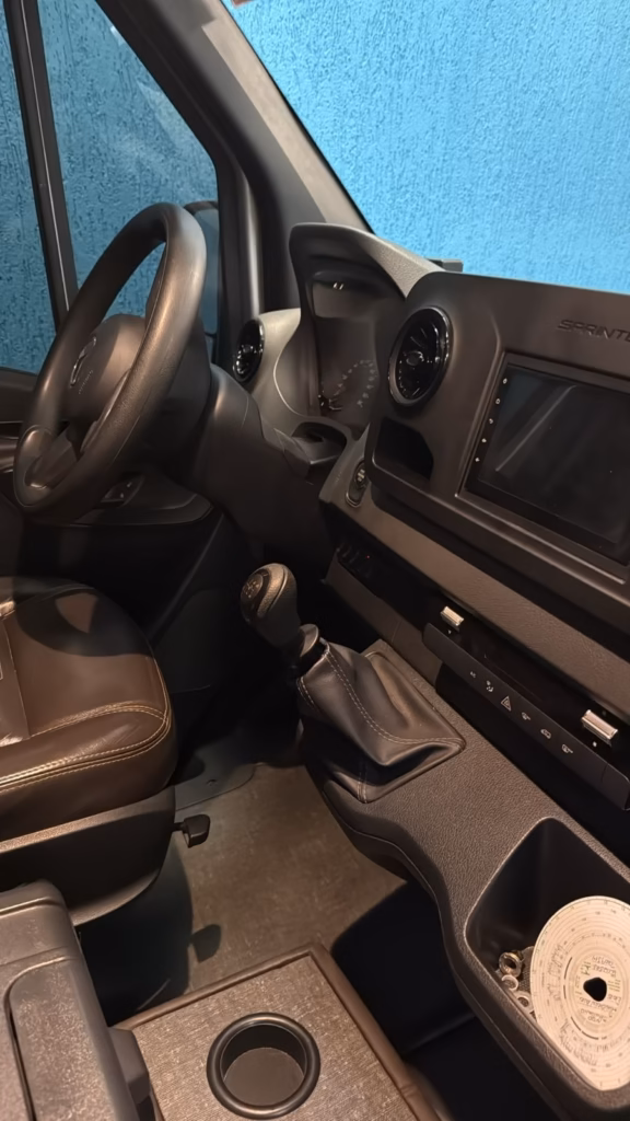 Ônibus SPRINTER CDI 416 LUXO JM 2021 seminovo à venda, código 740 - foto 04