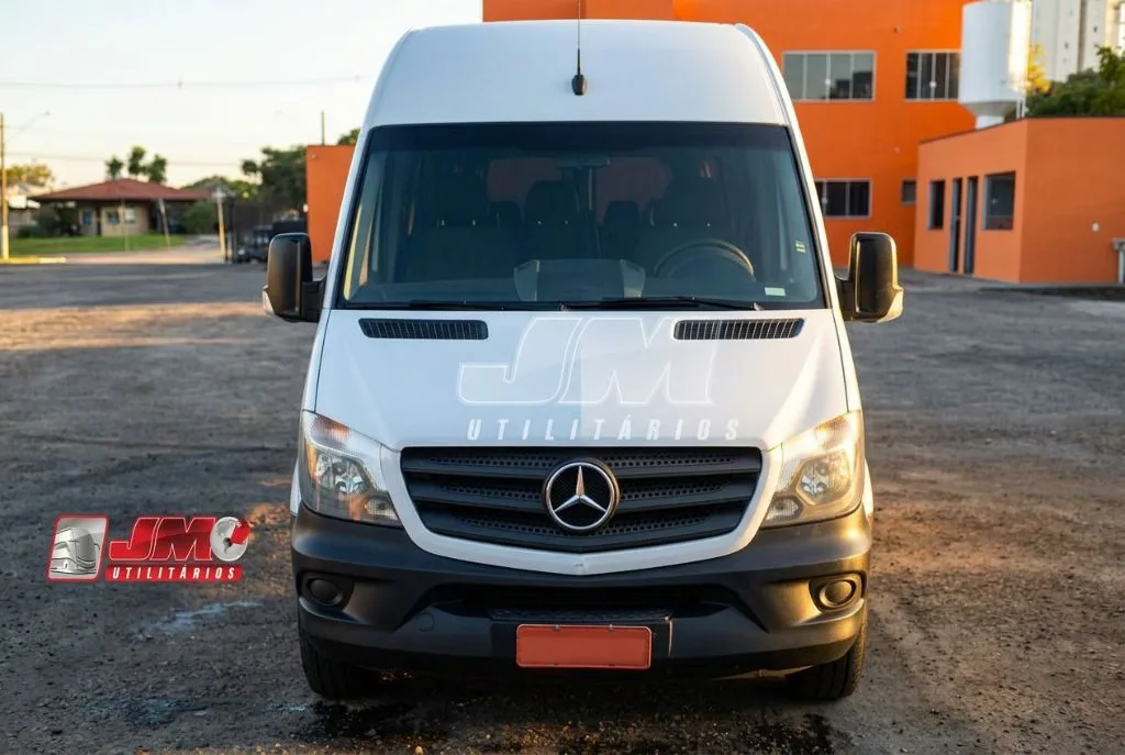 Ônibus Sprinter Van CDI 415 2018 seminovo à venda, código 400 - foto 02