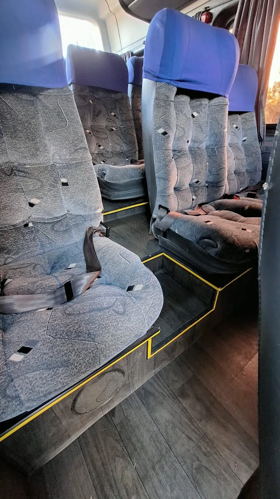 Ônibus Sprinter Van CDI 415 2018 seminovo à venda, código 400 - foto 09