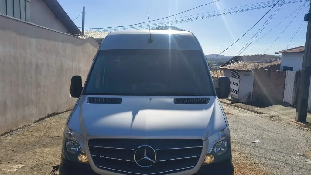 Ônibus Sprinter Van CDI 415 Longa 2019 seminovo à venda, código 386 - foto 02