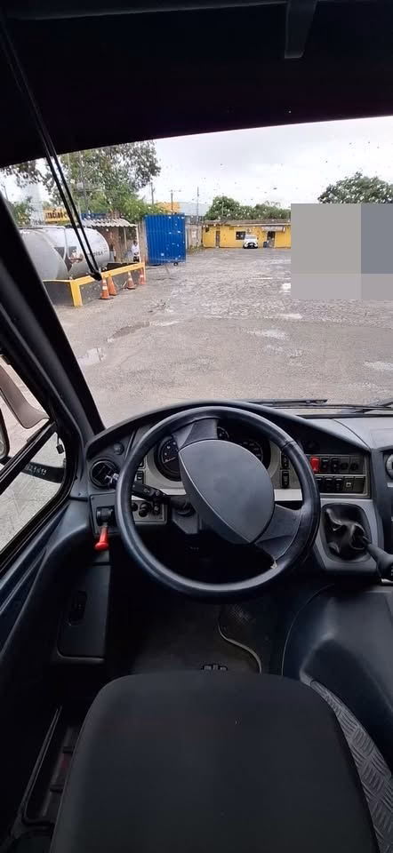 Ônibus Volare V8L rodoviario 2017 seminovo à venda, código 239 - foto 03