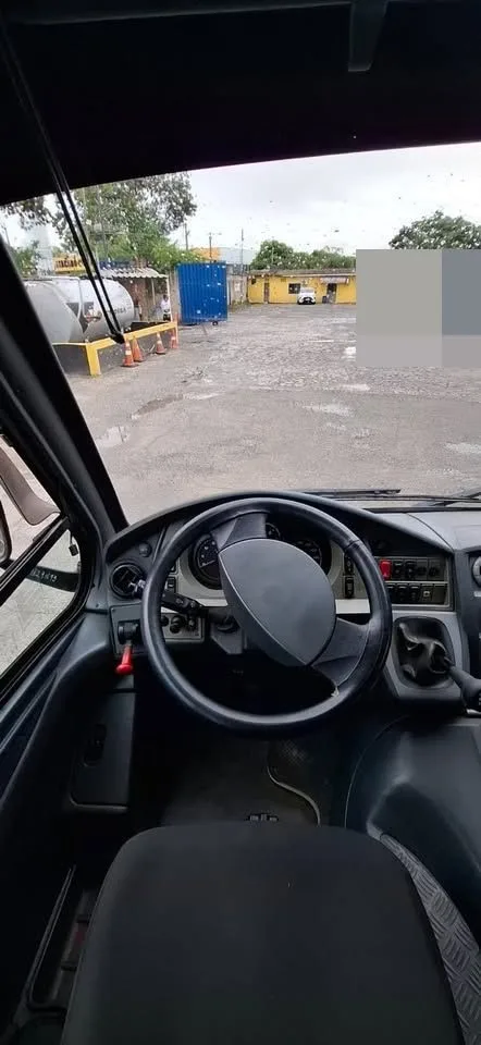 Ônibus Volare V8L rodoviario 2017 seminovo à venda, código 239 - foto 03