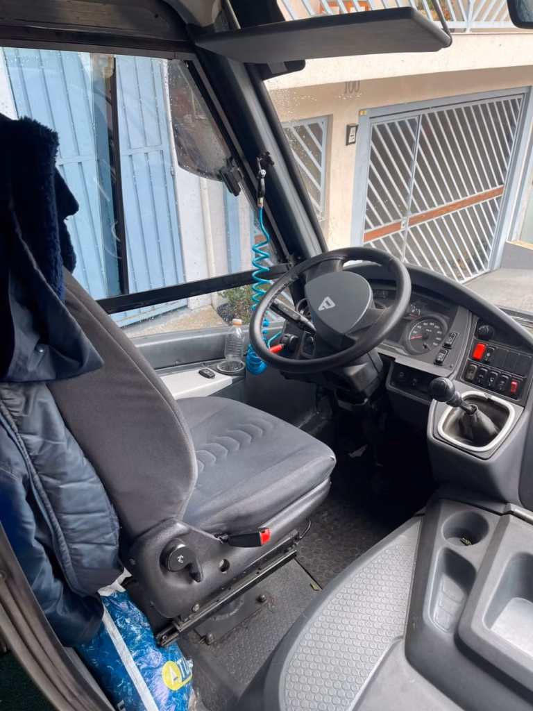 Micro-ônibus Volare W9 Agrale MA 9 ano-modelo 2013 à venda COD.1802