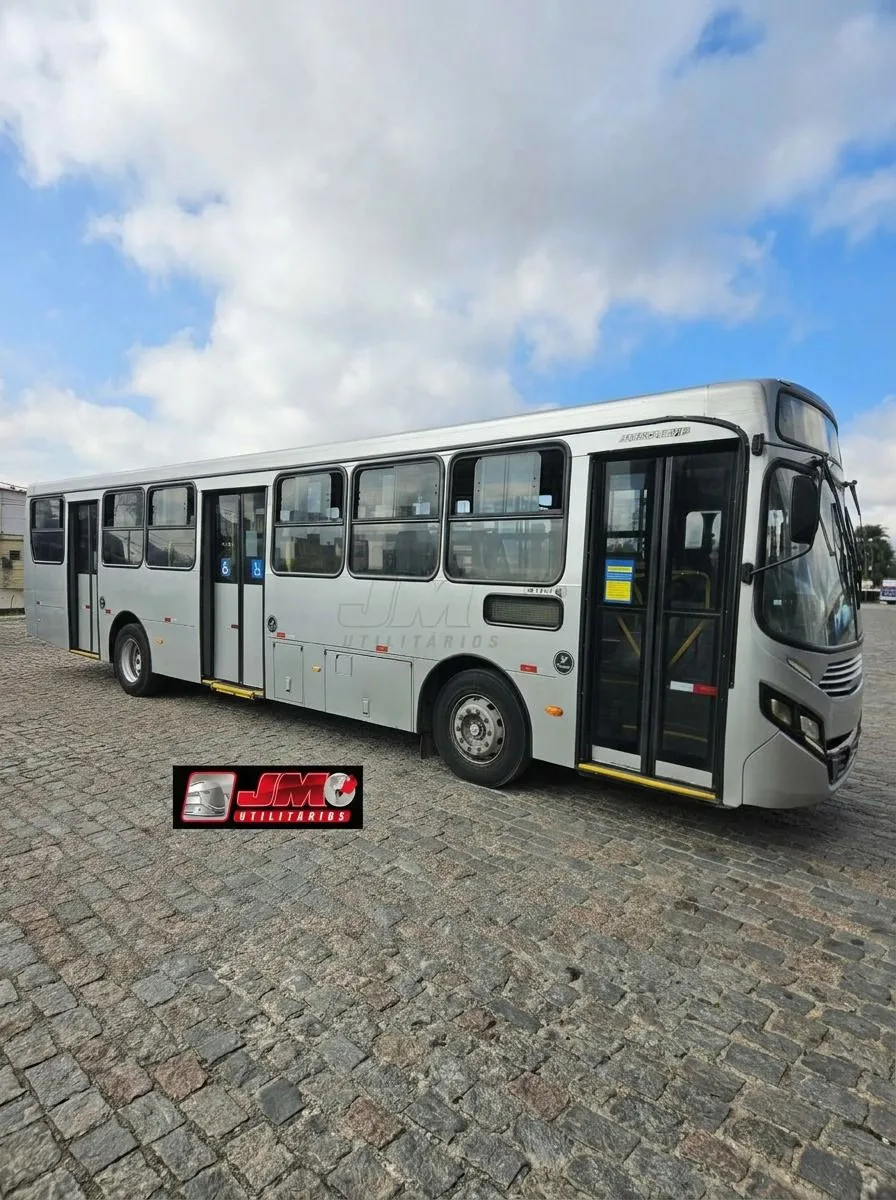 Ônibus Caio Apache Vip OF 1721 2016 seminovo à venda, código 39 - foto 01