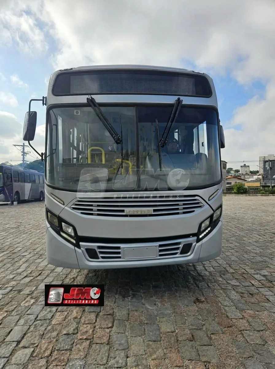 Ônibus Caio Apache Vip OF 1721 2016 seminovo à venda, código 39 - foto 02