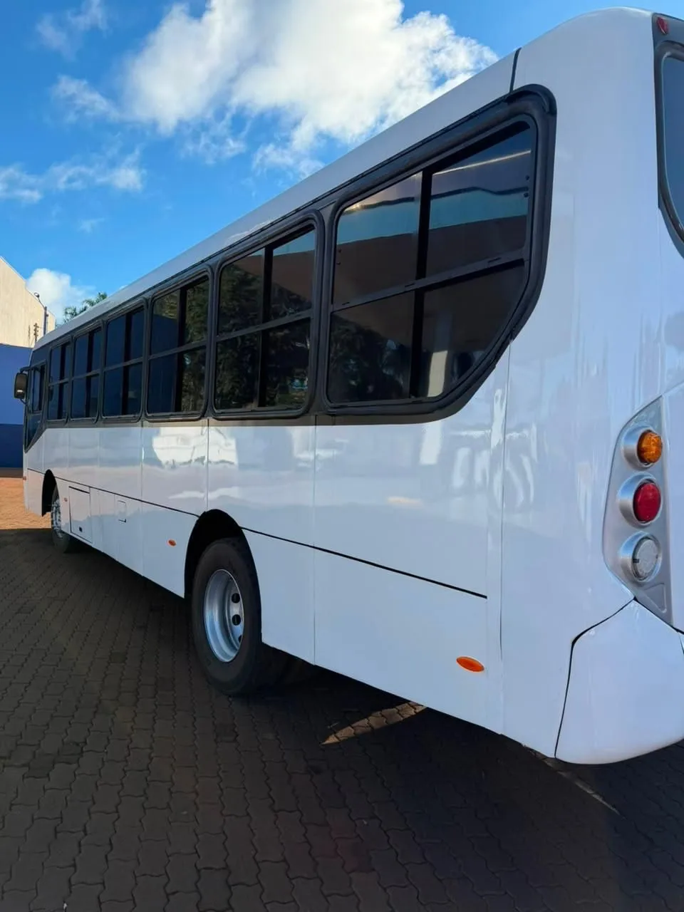 Ônibus Caio Foz Mercedes-Benz OF 1418 2010 seminovo à venda, código 647 - foto 04