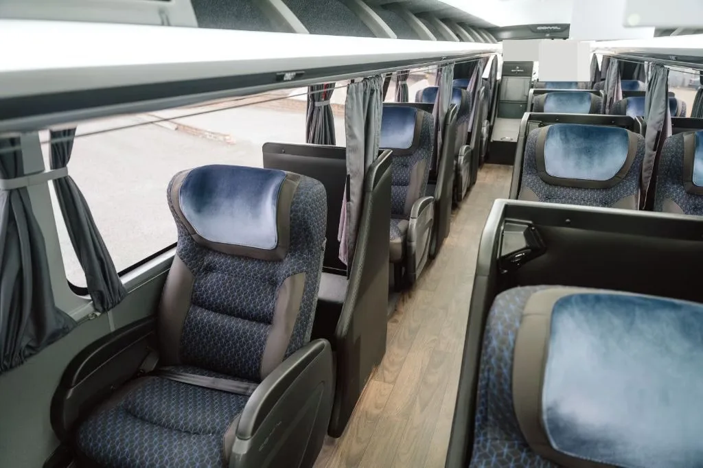 Ônibus Comil Campione Invictus DD Scania K500 2025 seminovo à venda, código 104 - foto 09