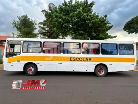 Ônibus Comil Onibus Svelto Escolar OF 1721 2014 seminovo à venda, código 780 - foto 03