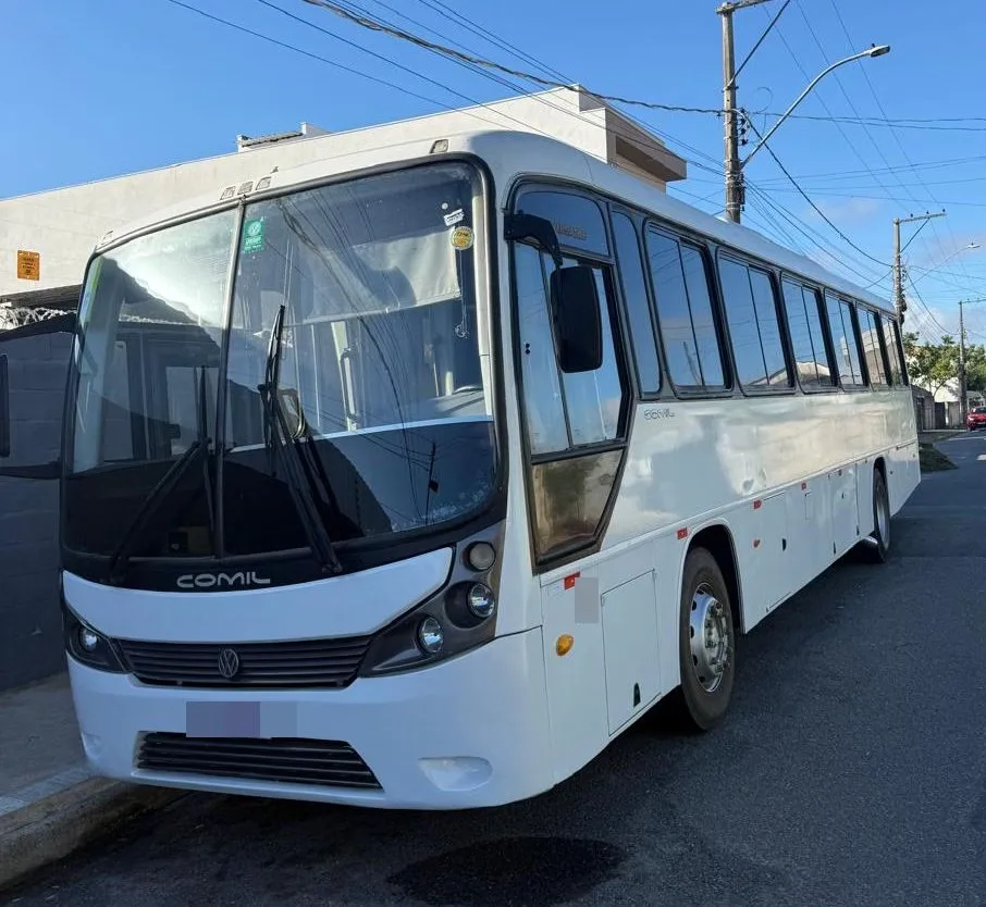 Ônibus Comil Versatile Volkswagen 17.230 – Ônibus de Fretamento 2011 seminovo à venda, código 85 - foto 01