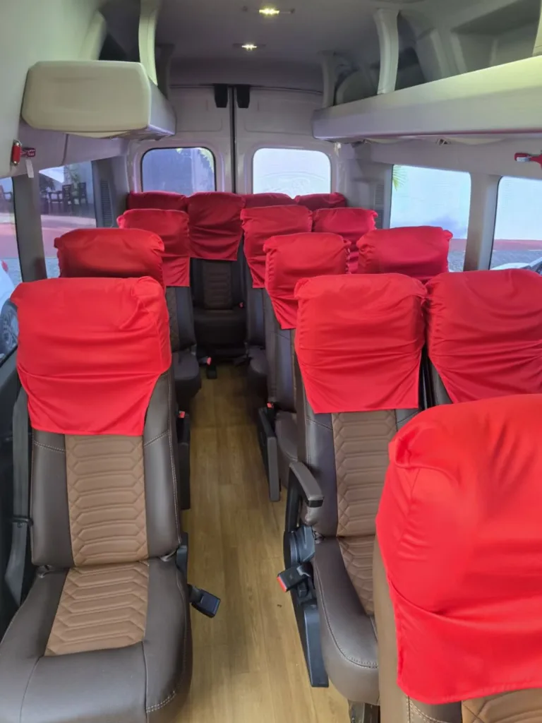 Ônibus FORD TRANSIT JM 2023 seminovo à venda, código 583 - foto 04