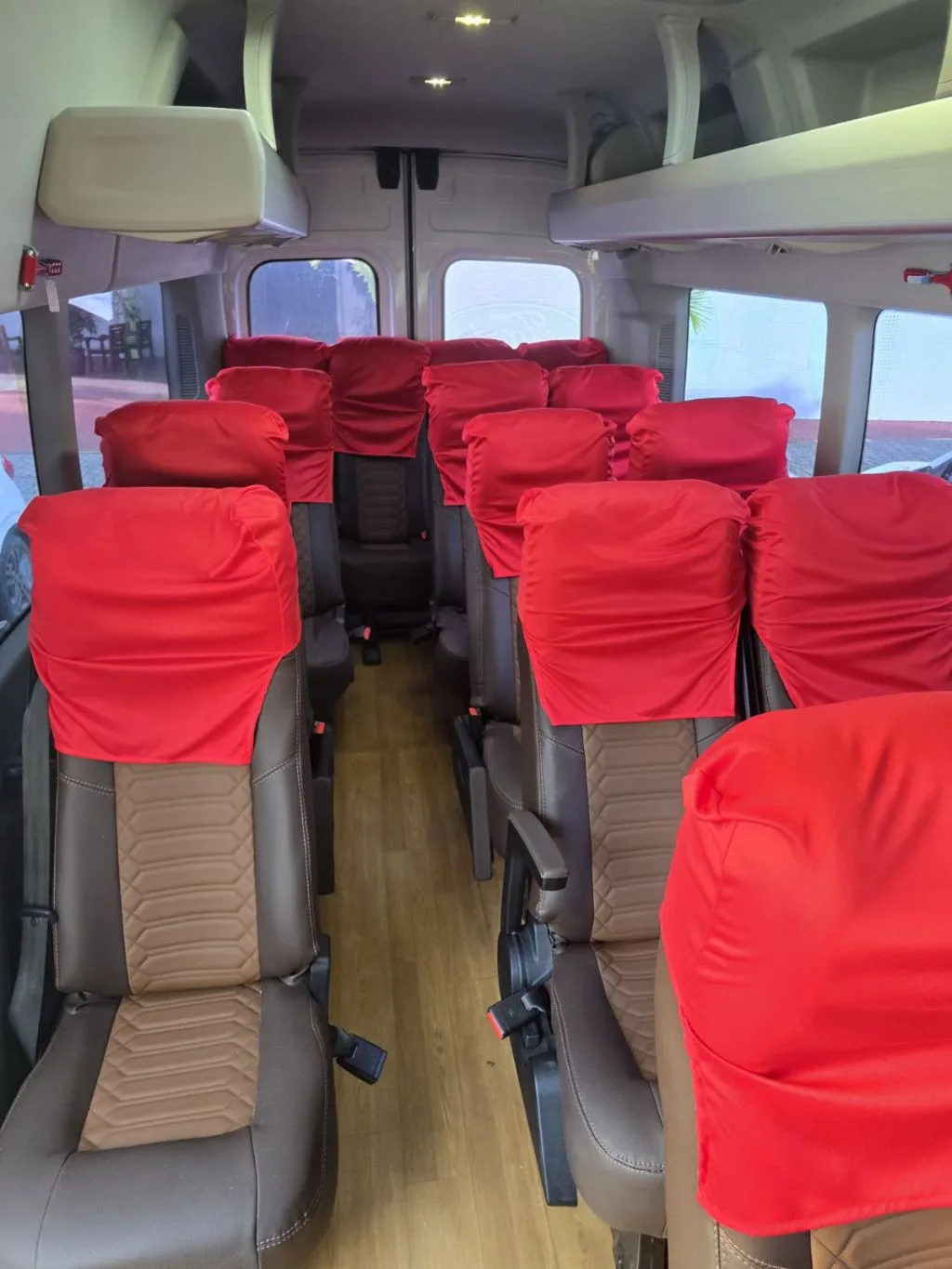Ônibus FORD TRANSIT JM 2023 seminovo à venda, código 583 - foto 04