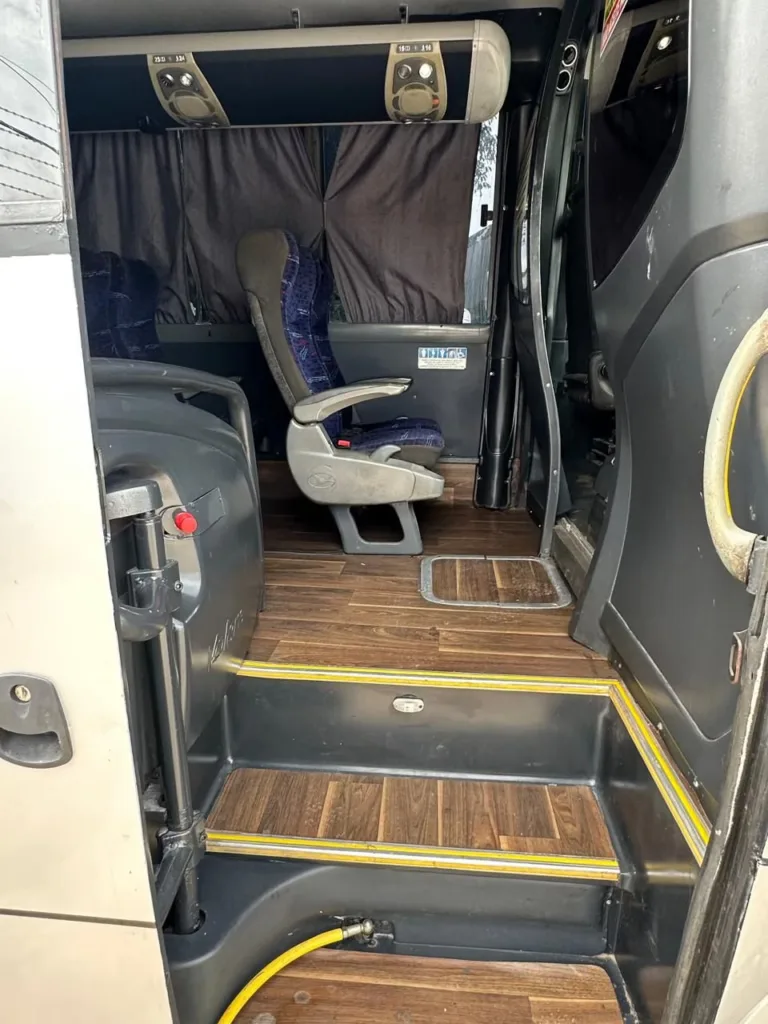 Ônibus Marcopolo Micro-ônibus Volare DW9 Mercedes-Benz LO 916 2017 seminovo à venda, código 1757 - foto 06