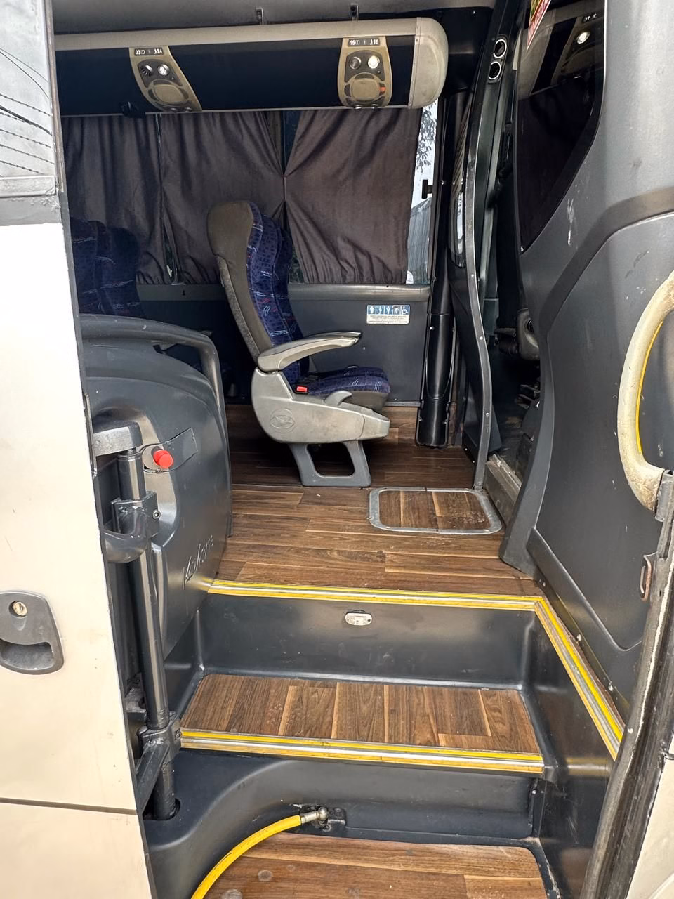 Micro-ônibus Marcopolo Volare DW9 Mercedes-Benz LO 916 2017 – COD.1757