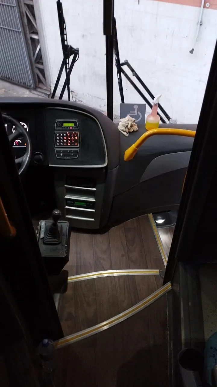 Ônibus Marcopolo Paradiso 1200 G7 2010 seminovo à venda, código 1589 - foto 04