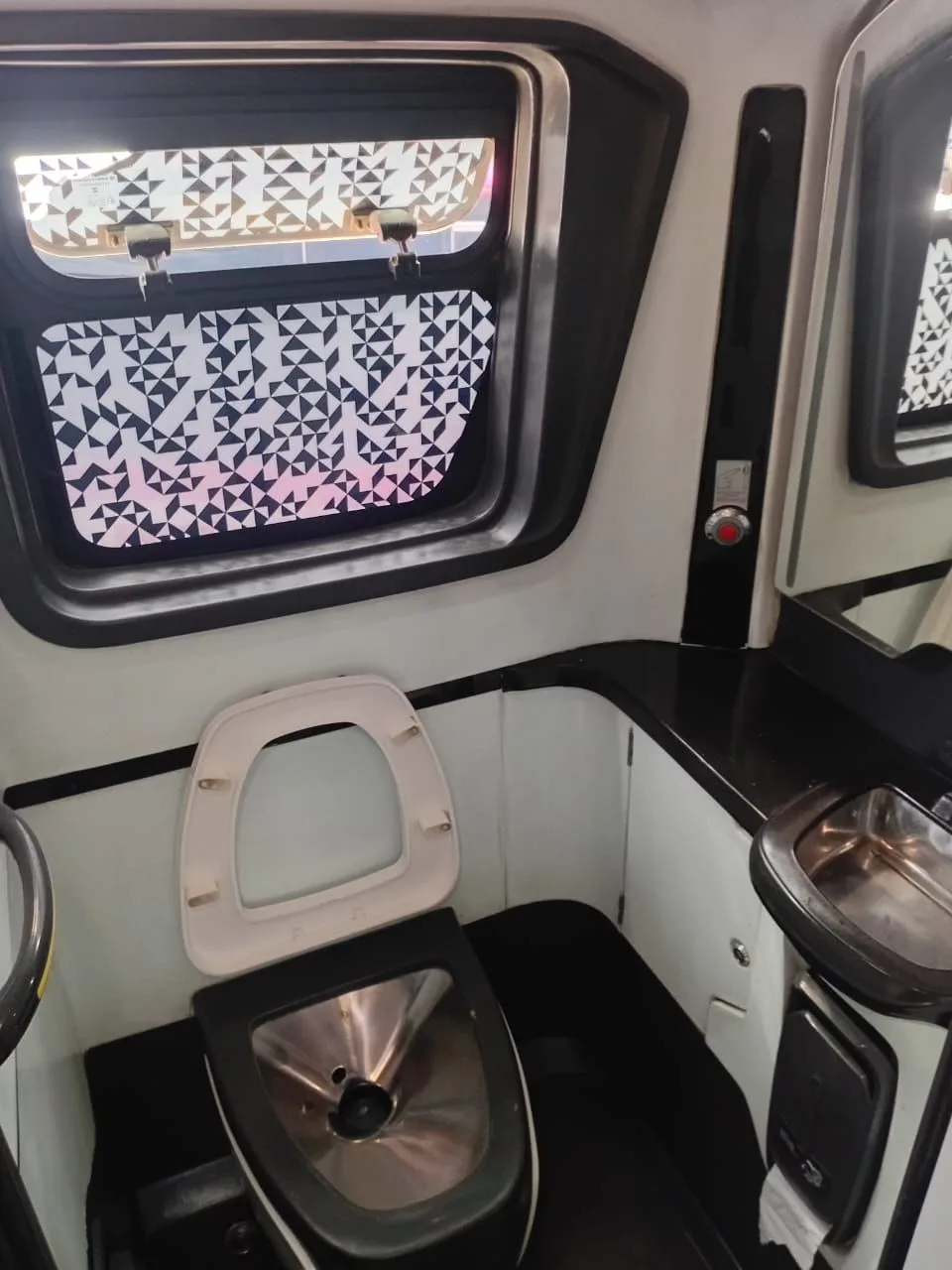 Ônibus Marcopolo Paradiso 1600 LD G8 O500RSD 2023 seminovo à venda, código 307 - foto 09