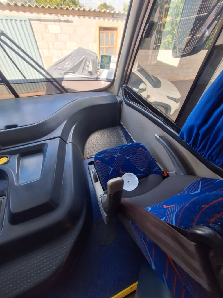 Ônibus Neobus Micro-onibus Thunder 9.160 2018 seminovo à venda, código 366 - foto 07
