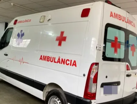 Ônibus Renault Master L2H2 Ambulancia 2023 seminovo à venda, código 135 - foto 03