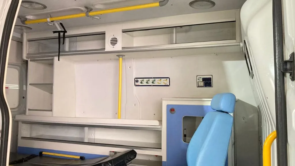 Ônibus Renault Master L2H2 Ambulancia 2023 seminovo à venda, código 135 - foto 07
