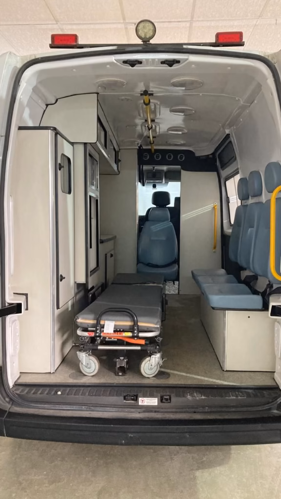 Renault Master L2H2 2023 Ambulância COD.137