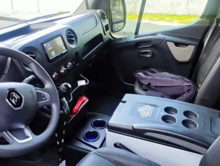 Ônibus RENAULT MASTER L3H2 LUXO JM 2024 seminovo à venda, código 184 - foto 03