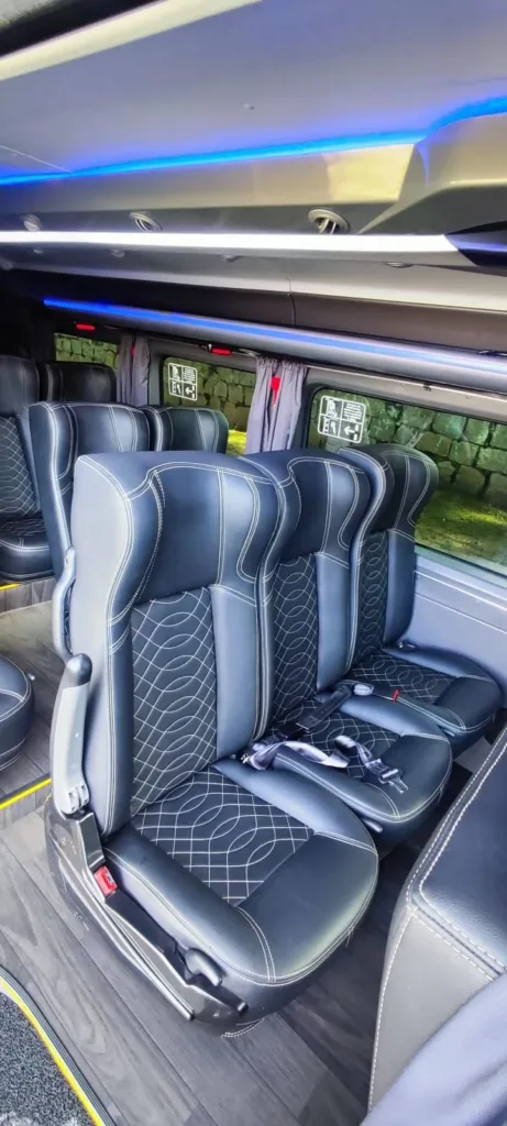 Ônibus RENAULT MASTER L3H2 LUXO JM 2024 seminovo à venda, código 184 - foto 04