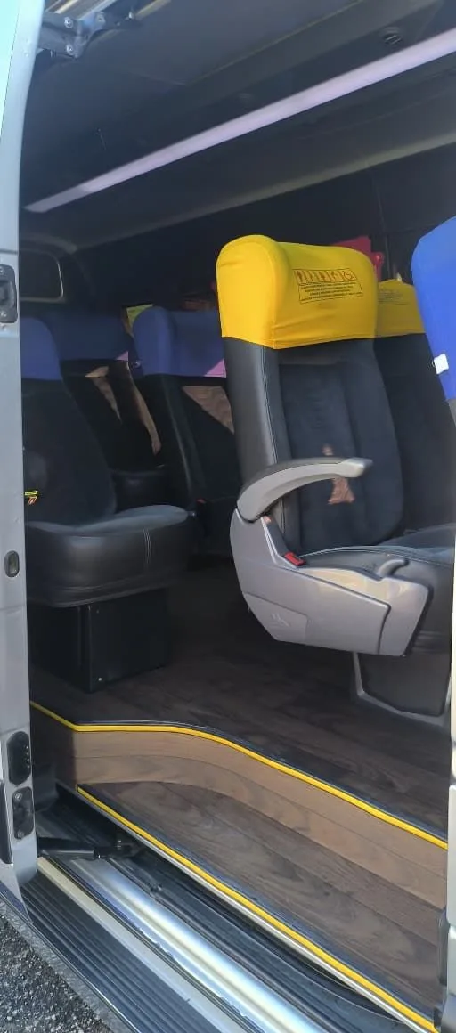 Ônibus Renault Van Master L3H2 2024 seminovo à venda, código 841 - foto 06