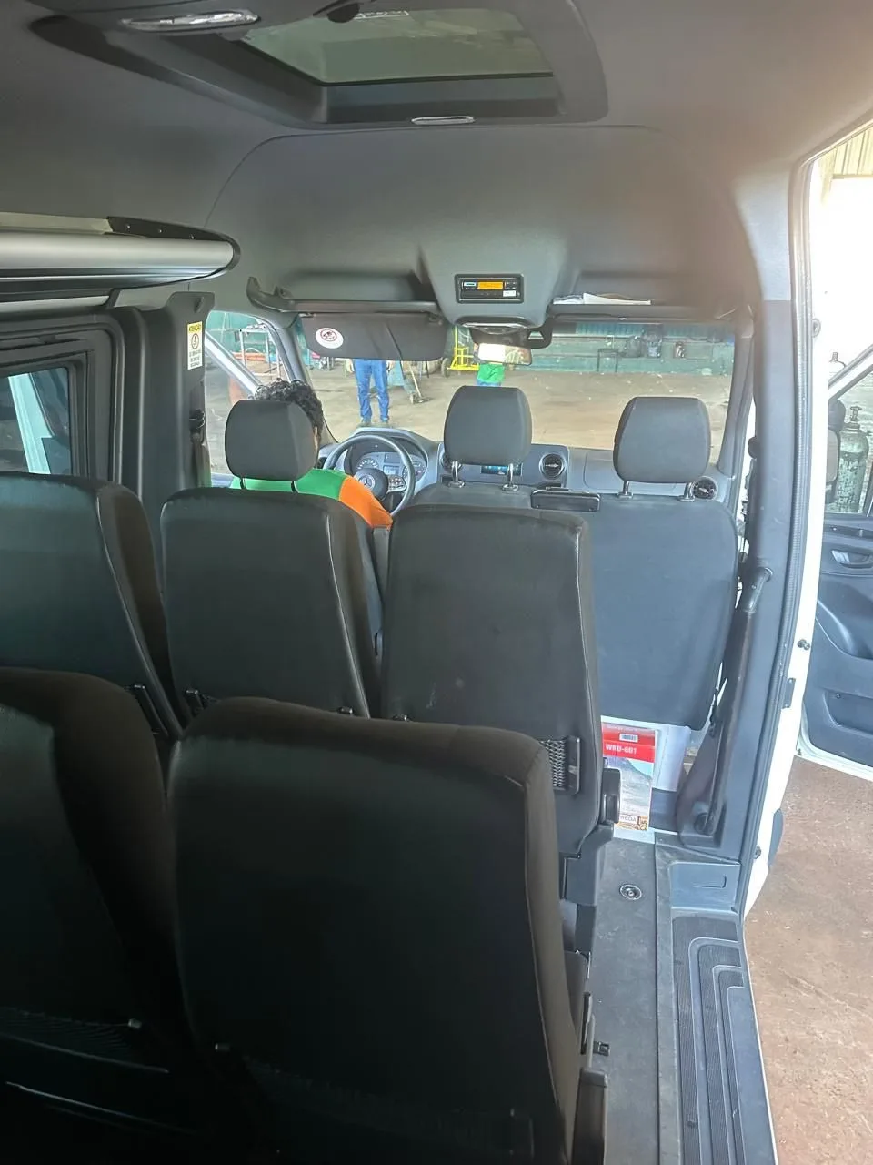Ônibus Sprinter Van 416 CDI Curta 2023 seminovo à venda, código 1807 - foto 08