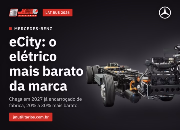 Capa da matéria da JM Utilitários sobre o Mercedes-Benz eCity: foto de estúdio do chassi nu do ônibus elétrico, sem nenhuma carroceria montada, em três quartos com a dianteira voltada para a direita, mostrando o quadro de longarinas, as rodas, um conjunto de módulos na dianteira e o cabeamento aparente. A arte traz o chapéu MERCEDES-BENZ, o título eCity: o elétrico mais barato da marca, o subtítulo Chega em 2027 já encarroçado de fábrica, 20% a 30% mais barato, a tarja LAT.BUS 2026, o endereço jmutilitarios.com.br e o logo da JM Utilitários.