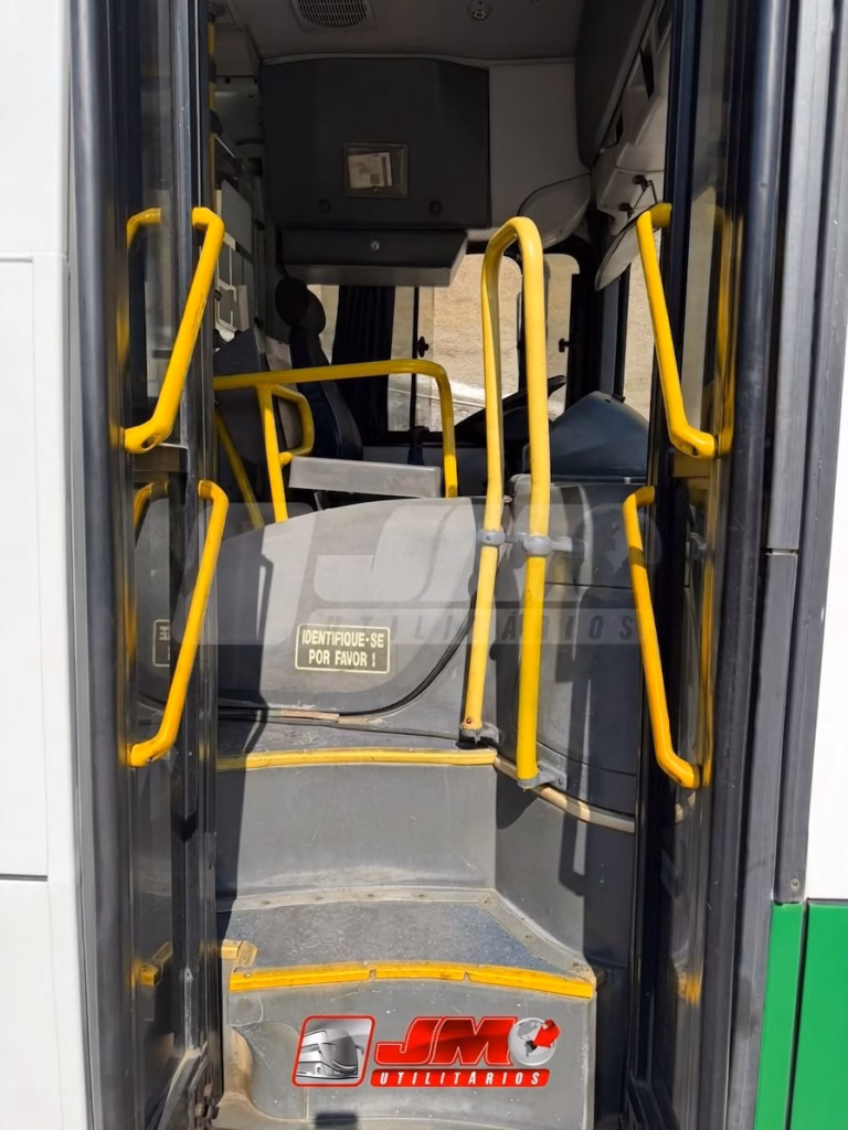 Ônibus Caio Onibus Apache VIP OF 1519 2015 seminovo à venda, código 13 - foto 06