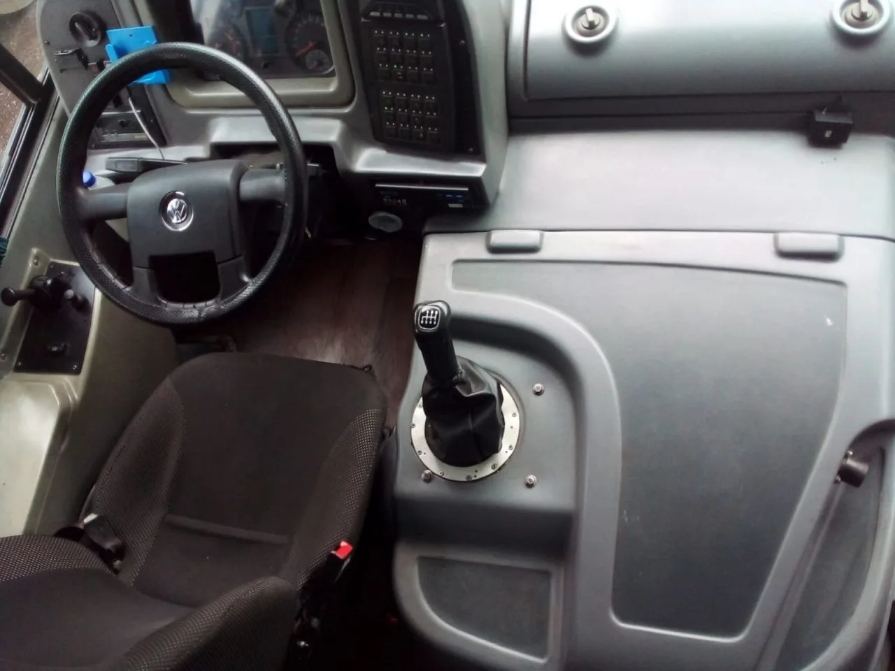 Ônibus Comil Campione 3.25 Volkswagen 17.230 2019 seminovo à venda, código 348 - foto 05