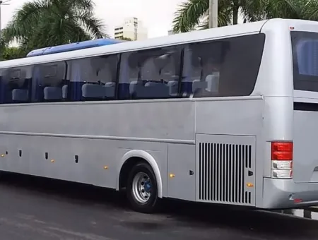 Ônibus Comil Campione 3.45 Cummins 18330 2011 seminovo à venda, código 430 - foto 02