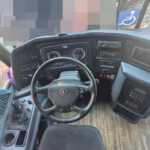 Ônibus Comil Campione Invictus 1200 K310 2018 seminovo à venda, código 383 - foto 04