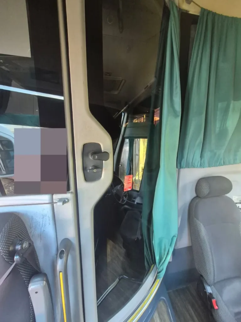 Ônibus Comil Campione Invictus 1200 K310 2018 seminovo à venda, código 383 - foto 05