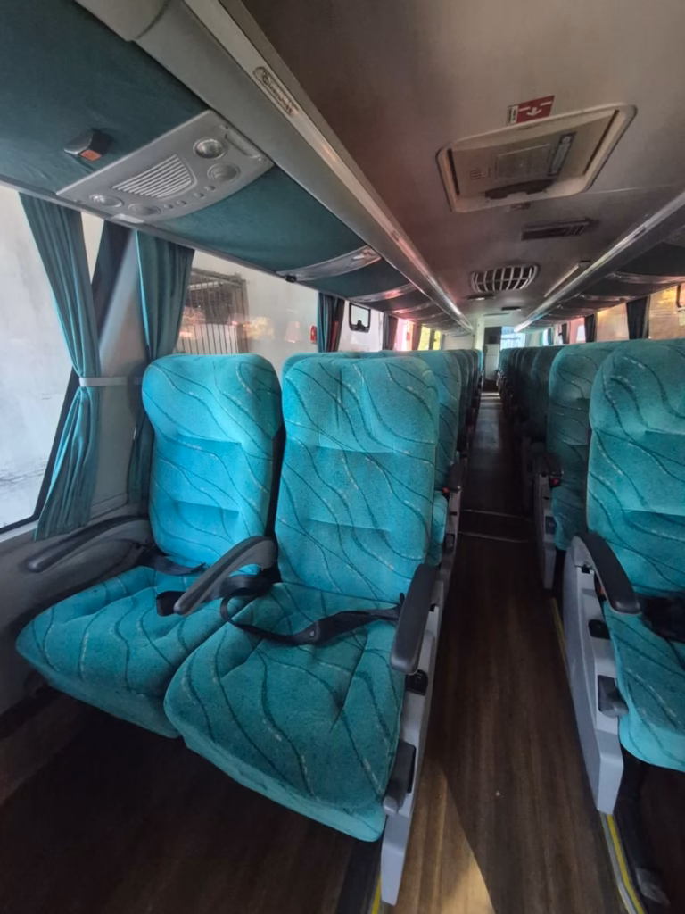 Ônibus Comil Campione Invictus 1200 K310 2018 seminovo à venda, código 383 - foto 06