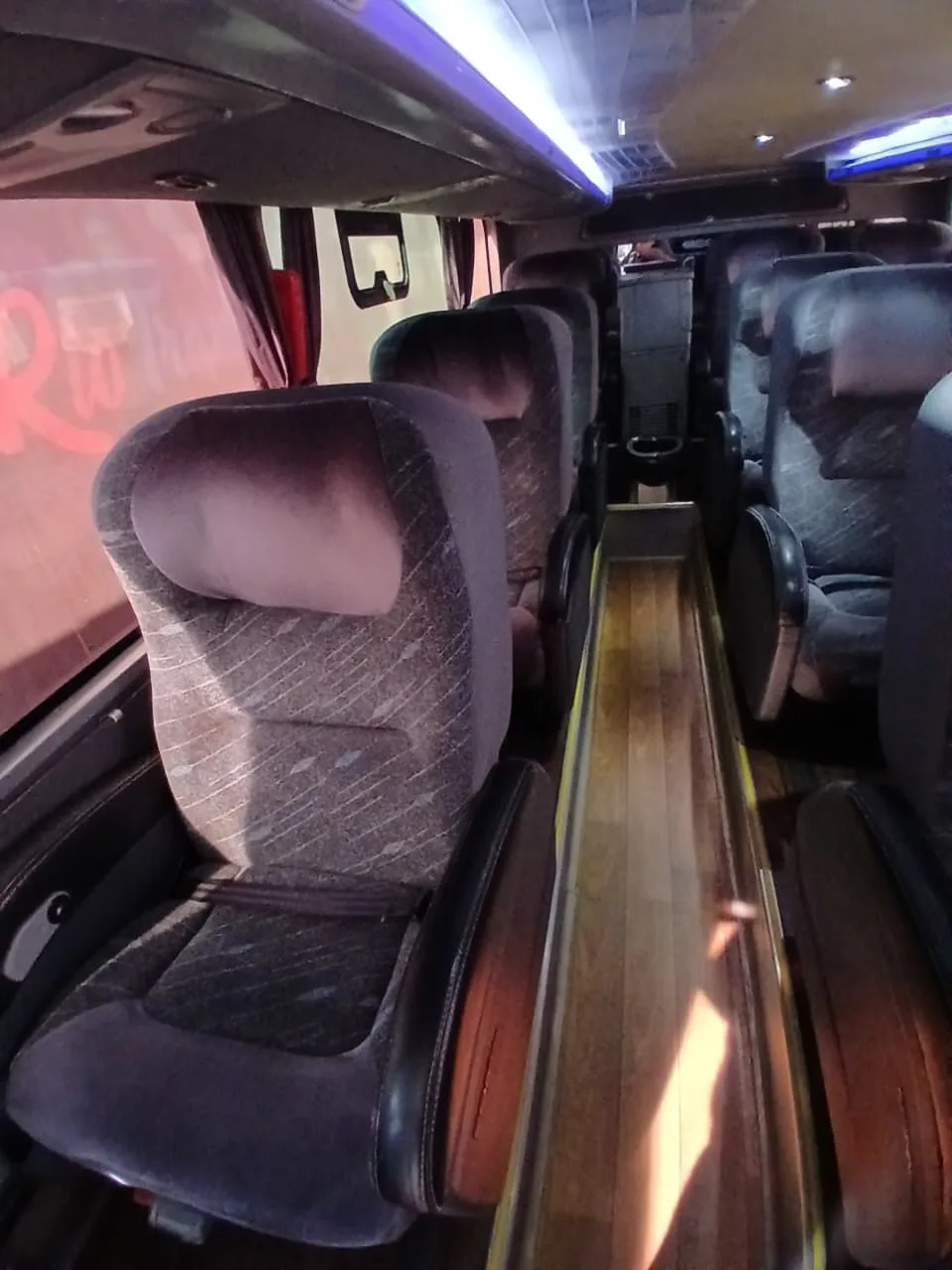 Ônibus Comil Invictus DD B450R 2019 seminovo à venda, código 554 - foto 03