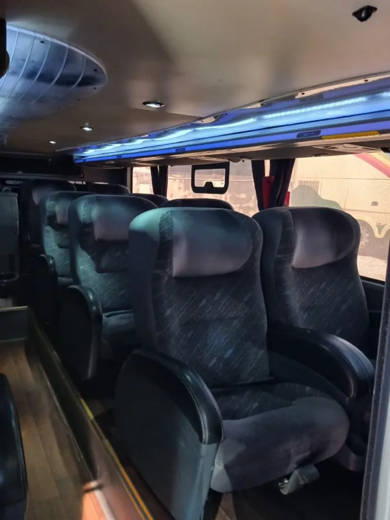 Ônibus Comil Invictus DD B450R 2019 seminovo à venda, código 554 - foto 04